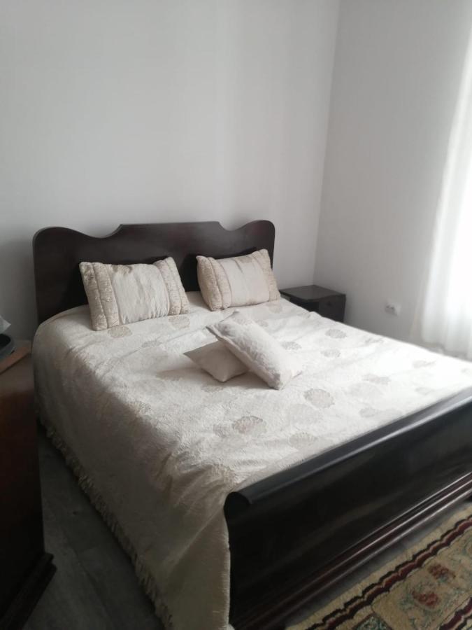 Casa Continentelor Hotel Campulung Luaran gambar