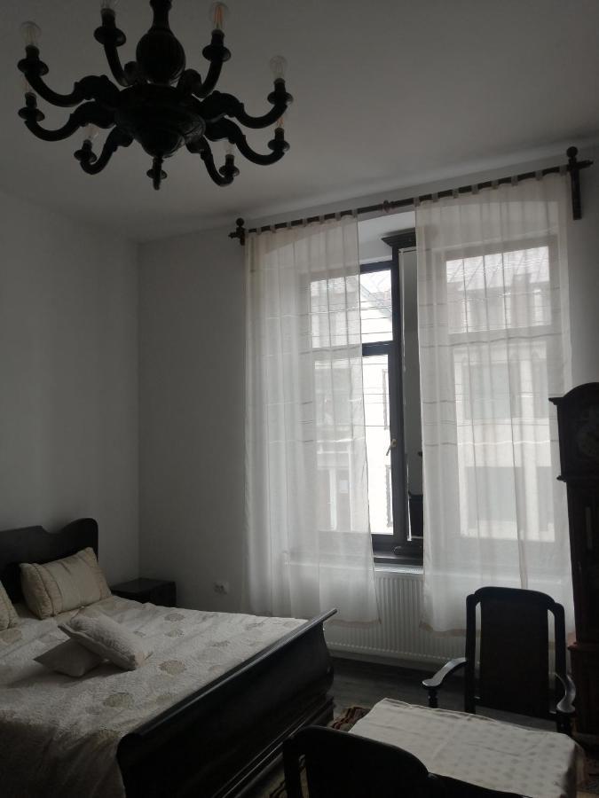 Casa Continentelor Hotel Campulung Luaran gambar