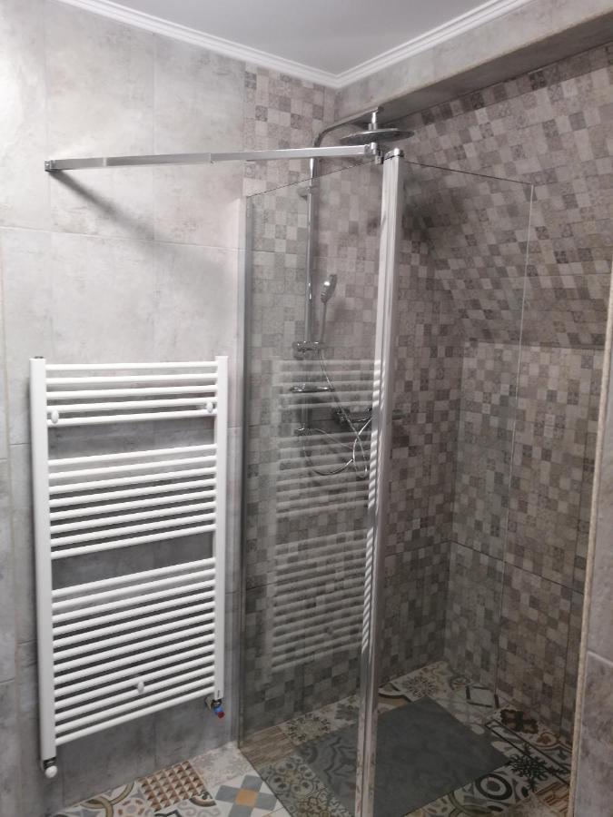 Casa Continentelor Hotel Campulung Luaran gambar