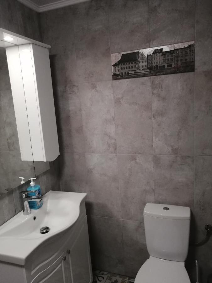 Casa Continentelor Hotel Campulung Luaran gambar