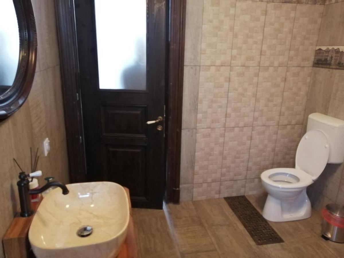 Casa Continentelor Hotel Campulung Luaran gambar