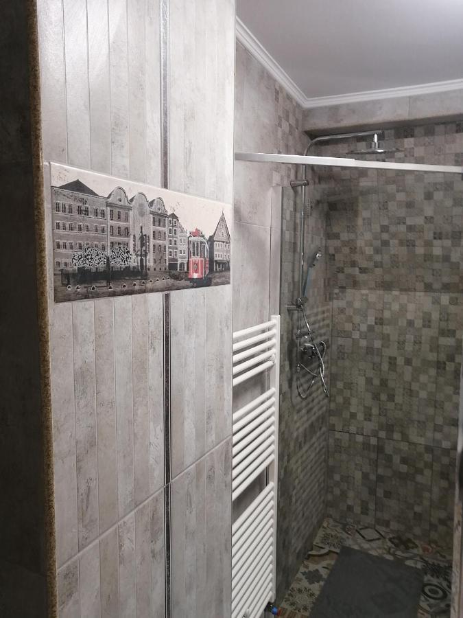 Casa Continentelor Hotel Campulung Luaran gambar